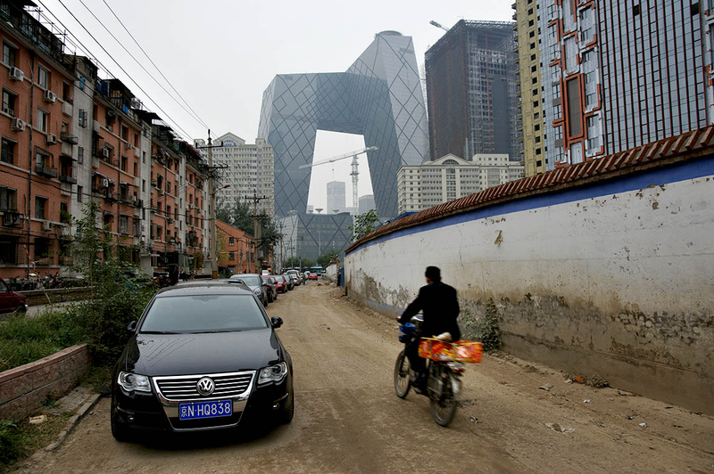 Illustration for article titled These Fantastic Buildings Are Like Wedding Rings For Giants
